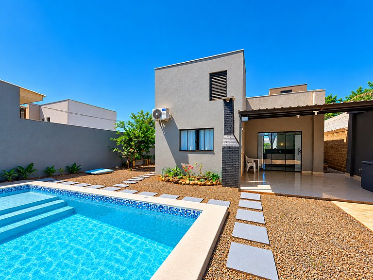 Casa para 8 pessoas com Piscina localização tranqu