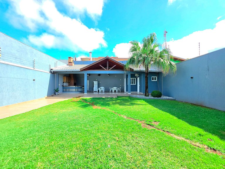 Casa Alto Padrão | 4 Quartos • Hidromassagem