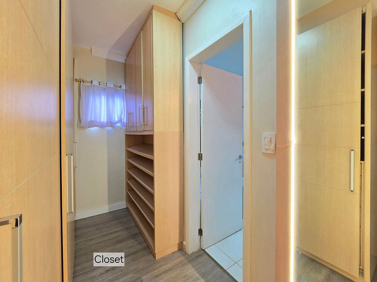 Casa Alto Padrão | 4 Quartos • Hidromassagem