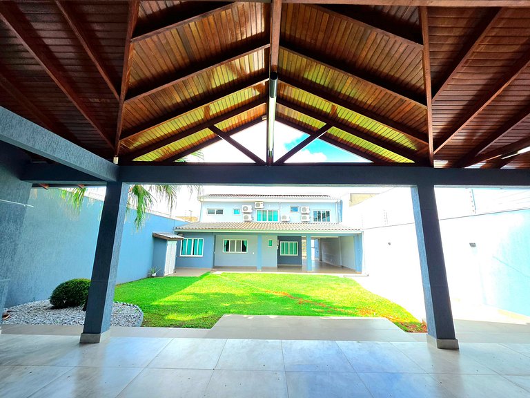 Casa Alto Padrão | 4 Quartos • Hidromassagem
