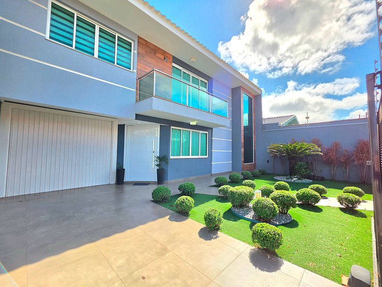Casa Alto Padrão | 4 Quartos • Hidromassagem