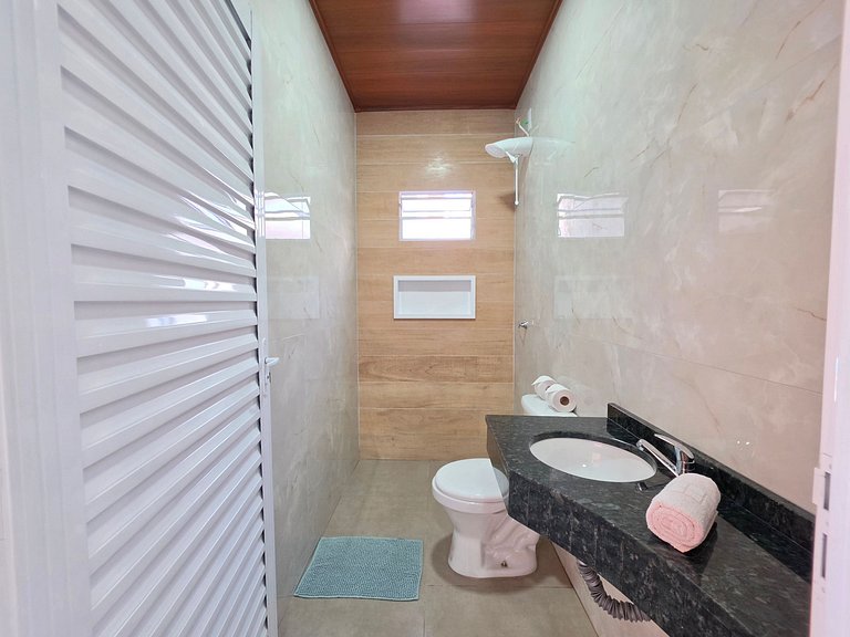 Casa 3 quartos 2 banheiros com piscina 10mi centro