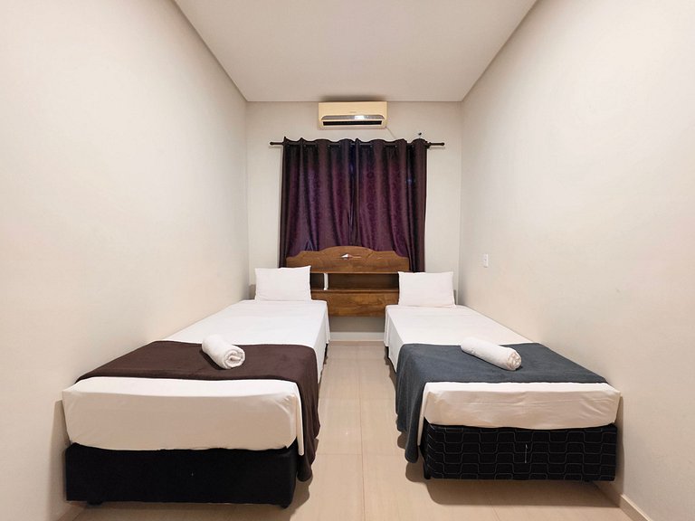 Casa 3 quartos 2 banheiros com piscina 10mi centro