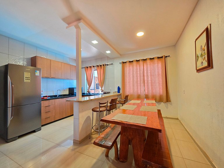 Casa 3 quartos 2 banheiros com piscina 10mi centro