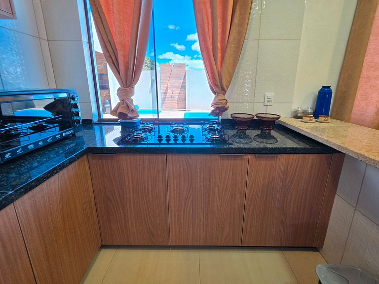 Casa 3 quartos 2 banheiros com piscina 10mi centro