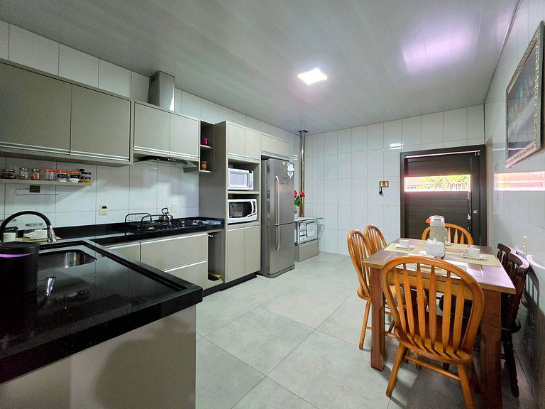 Casa para 8 Pessoas | Mesa de Sinuca 10 min Centro