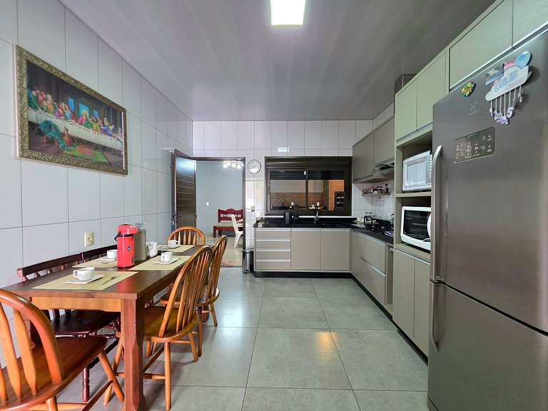 Casa para 8 Pessoas | Mesa de Sinuca 10 min Centro