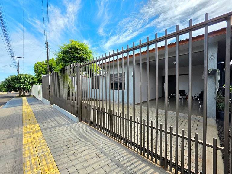 Casa para 8 Pessoas | Mesa de Sinuca 10 min Centro